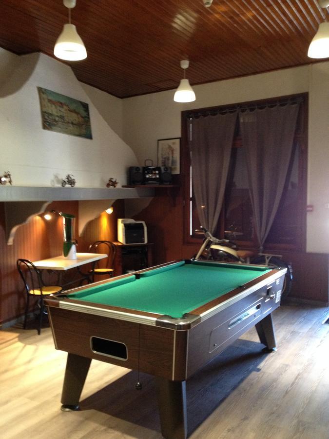 Bar Hotel De La Place Mezel Zewnętrze zdjęcie