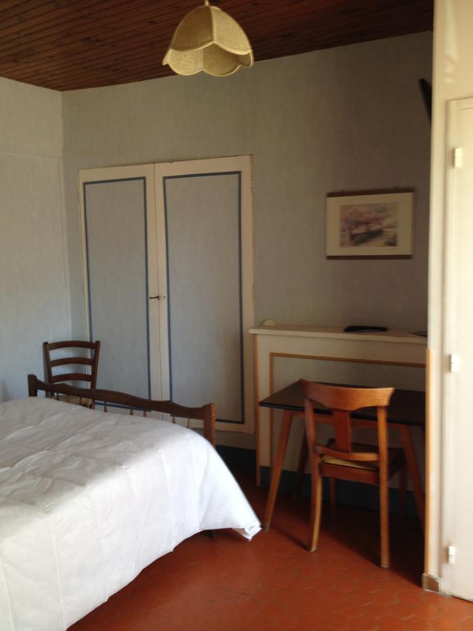 Bar Hotel De La Place Mezel Zewnętrze zdjęcie